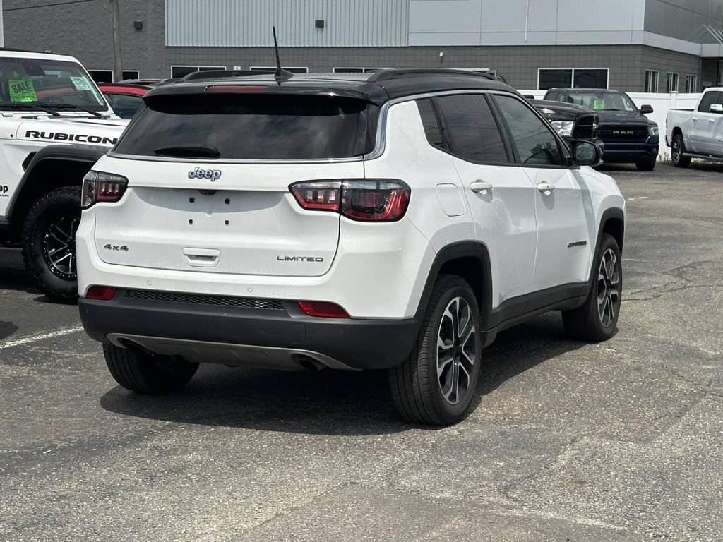 Used 2023 Jeep Compass Limited w/ Sun and Sound Group AWD/4WD image 4