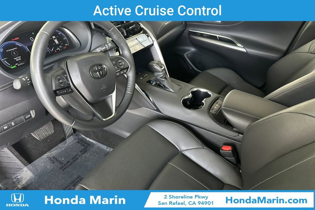 Used 2023 Toyota Venza Nightshade image 12