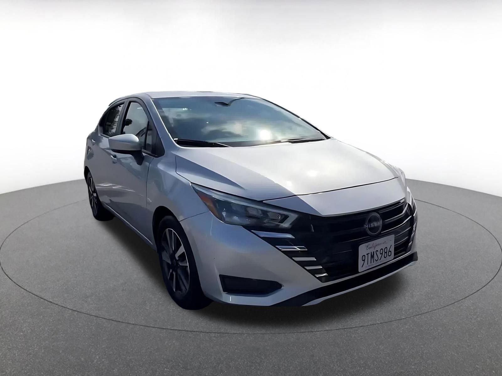 Used 2025 Nissan Versa SV FWD image 3