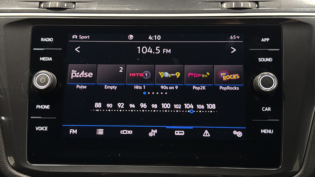 Used 2024 Volkswagen Tiguan SE AWD/4WD image 14