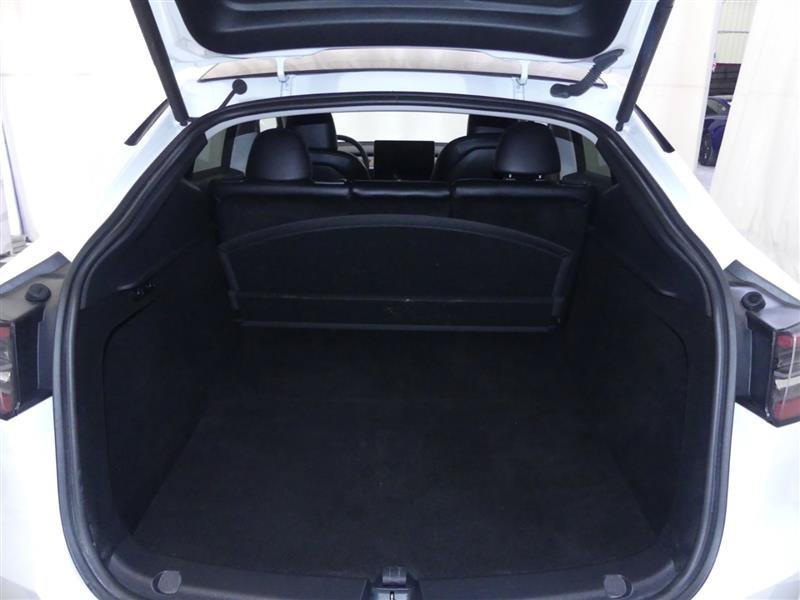 Used 2023 Tesla Model Y Long Range AWD/4WD image 29