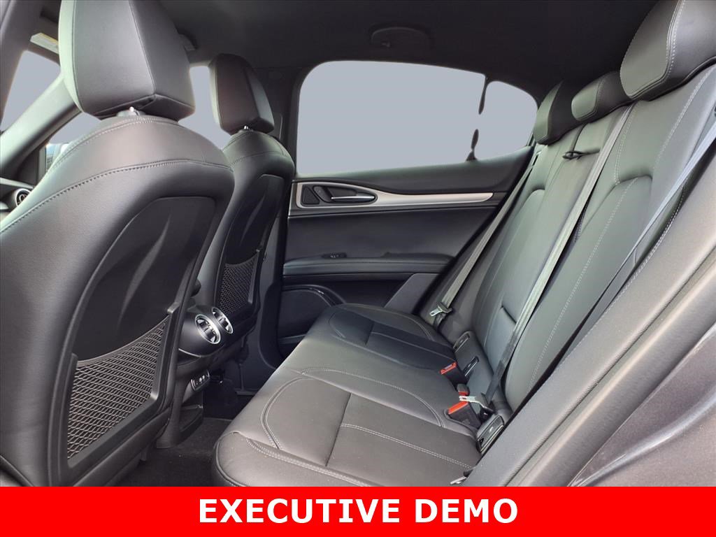 New 2025 Alfa Romeo Stelvio Sprint image 10