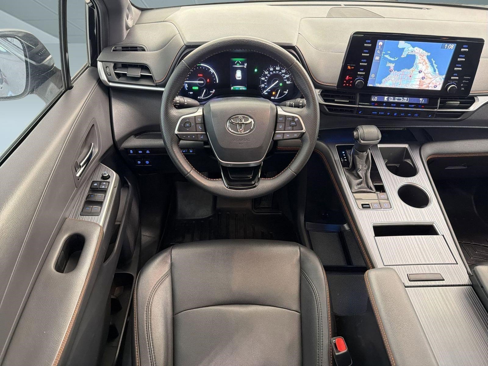 Used 2021 Toyota Sienna XSE w/ XSE Plus Package image 27