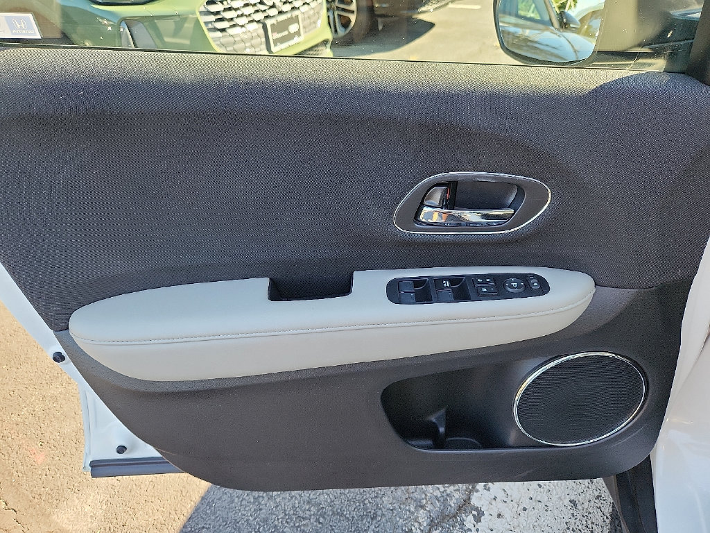 Used 2019 Honda HR-V EX image 17