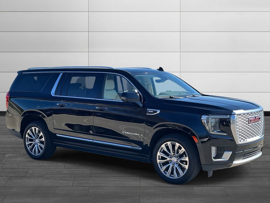 Used 2021 GMC Yukon XL Denali w/ Denali Premium Package image 7