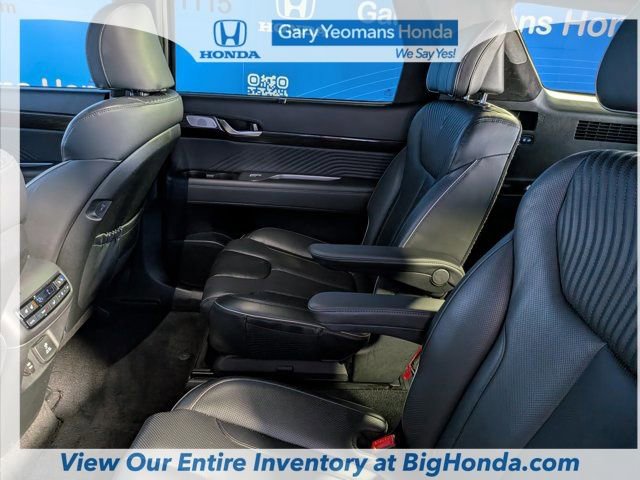 Used 2024 Hyundai Palisade Calligraphy image 17