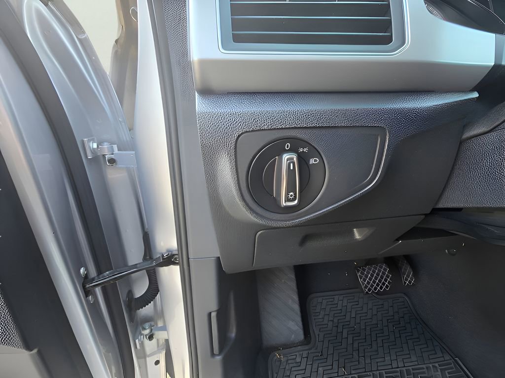 Used 2018 Volkswagen Atlas S image 18