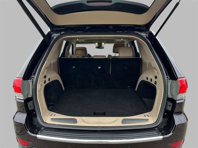 Used 2018 Jeep Grand Cherokee Limited image 11
