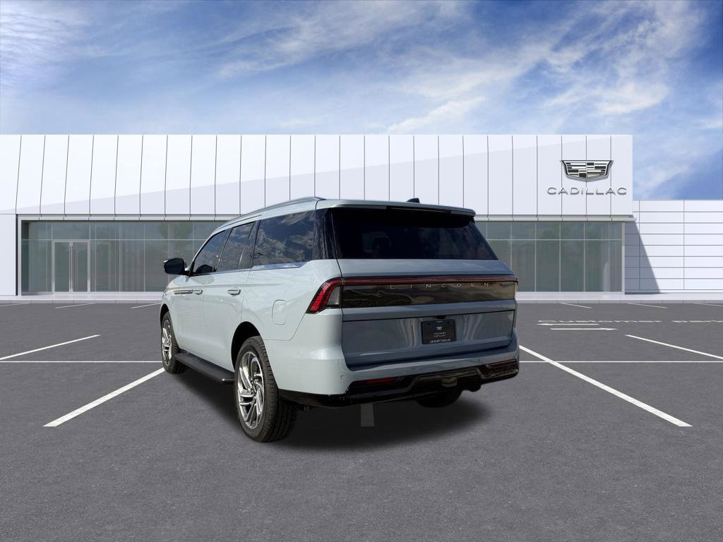Used 2026 Lincoln Navigator Premiere AWD/4WD image 11