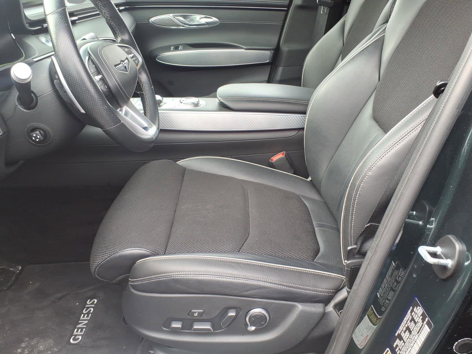 Used 2023 Genesis GV70 2.5T w/ Sport Prestige Package image 11