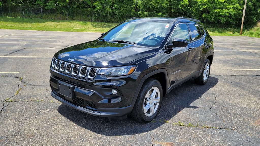 Used 2024 Jeep Compass Latitude AWD/4WD image 5