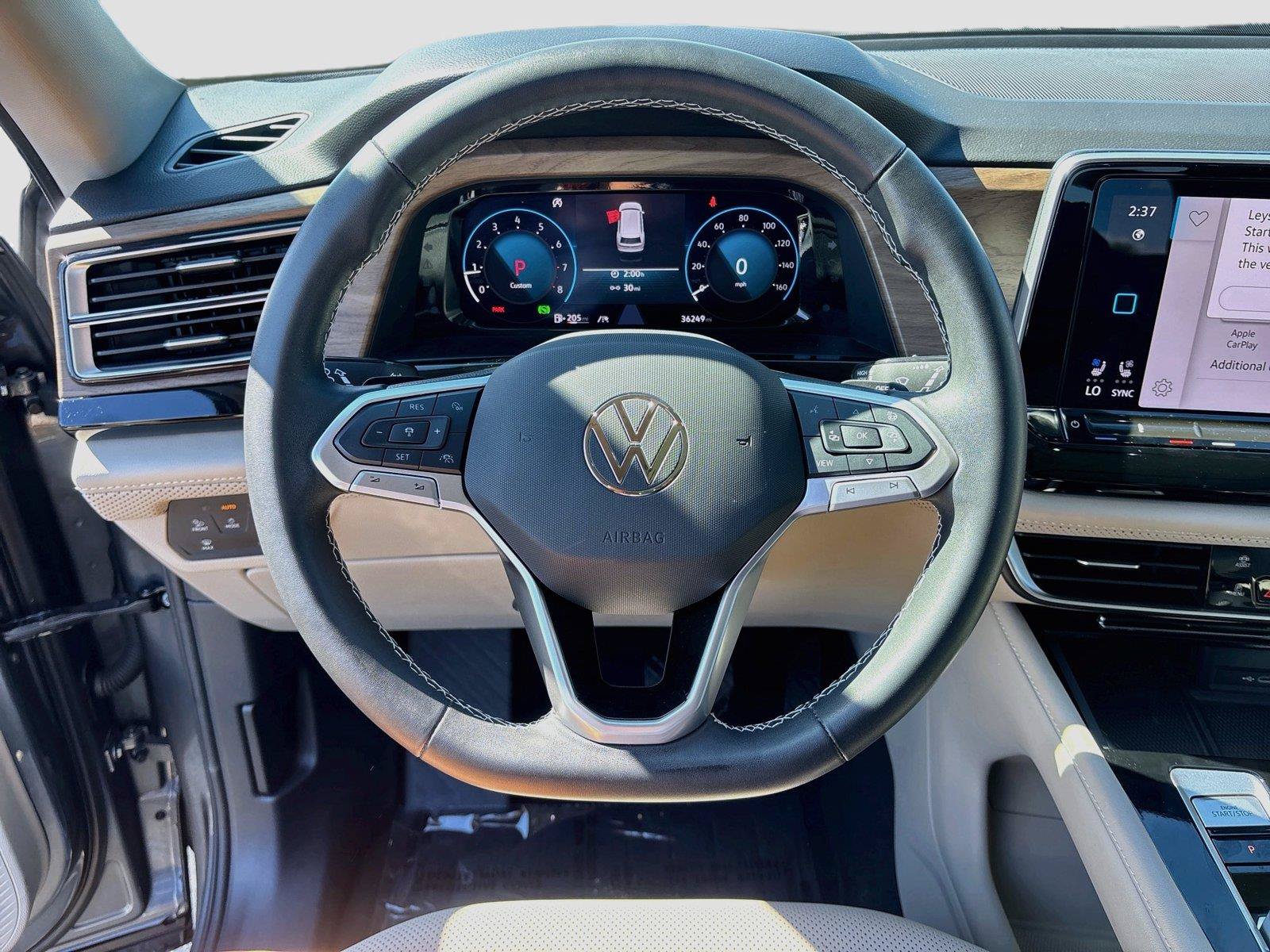 Used 2024 Volkswagen Atlas SE FWD image 11