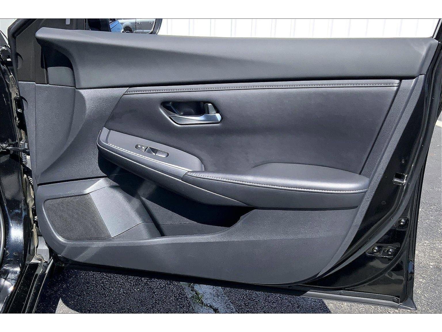 Used 2022 Nissan Sentra SV w/ Trunk Package image 22