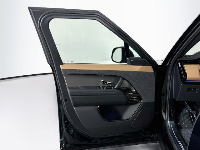 New 2027 Land Rover Range Rover Sport Dynamic SE AWD/4WD image 11