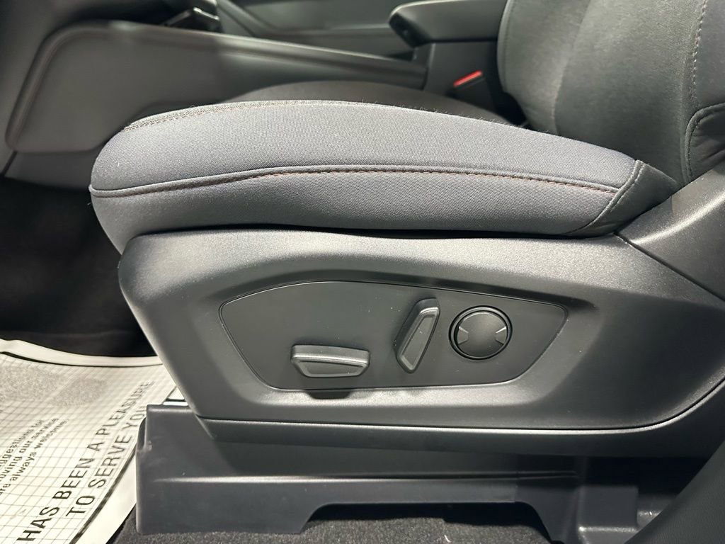 Used 2025 Ford Explorer Active image 12