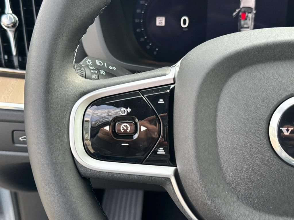 New 2026 Volvo XC60 B5 Plus w/ Climate Package AWD/4WD image 25