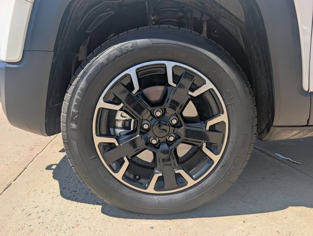 Used 2023 Jeep Renegade Trailhawk AWD/4WD image 12