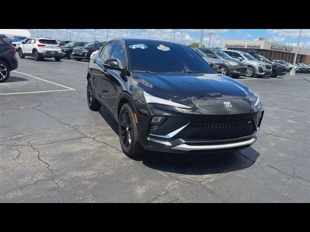 Certified 2025 Buick Envista Sport Touring w/ Convenience I Package FWD image 2