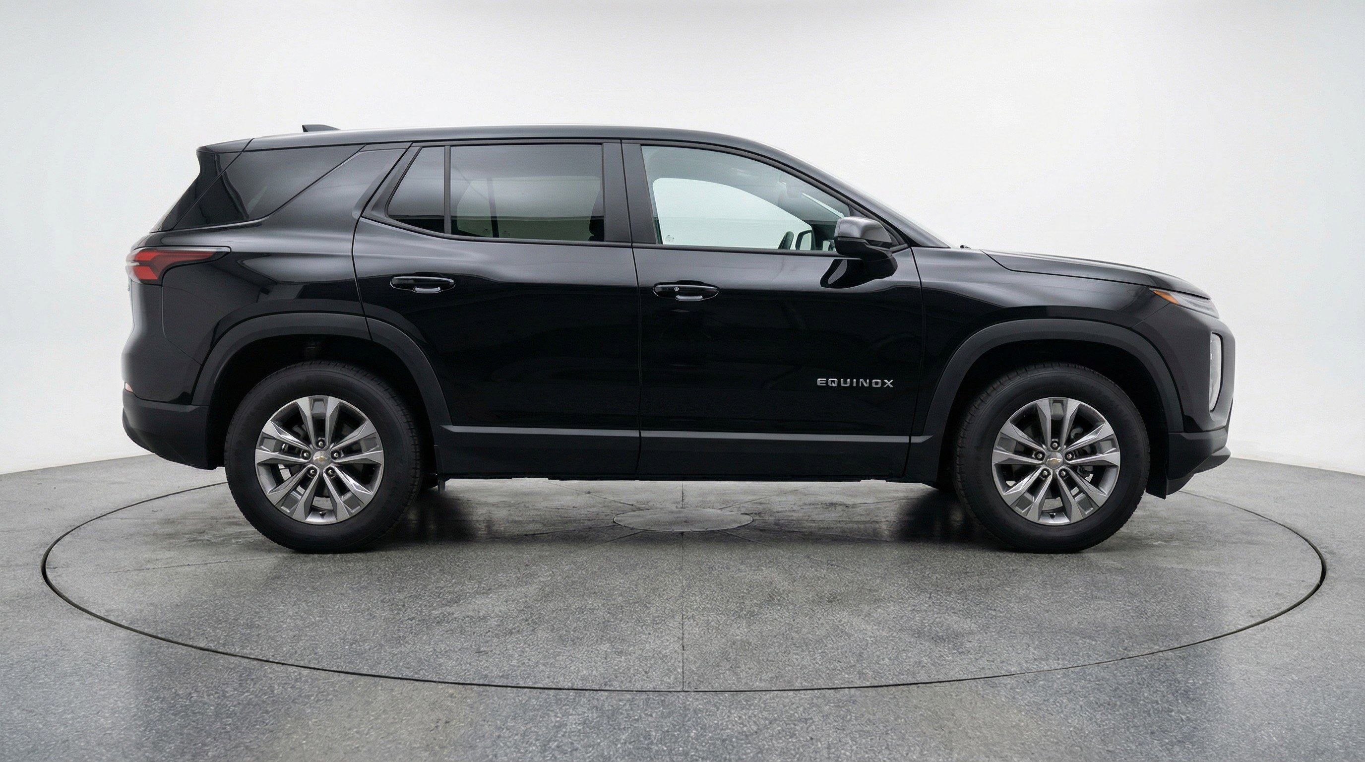 Used 2025 Chevrolet Equinox LT image 11