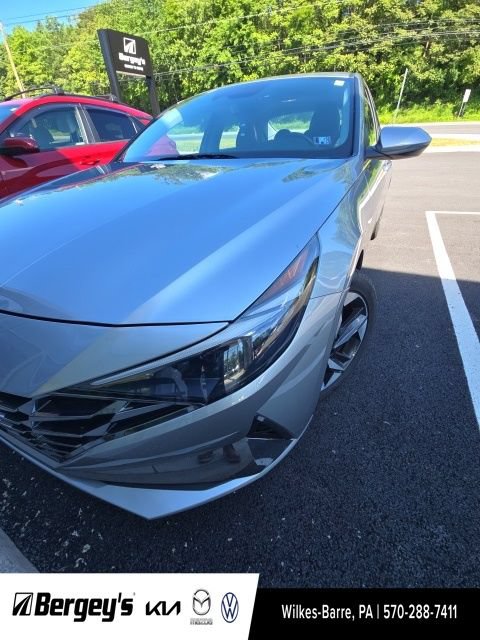 Used 2022 Hyundai Elantra Limited FWD image 8