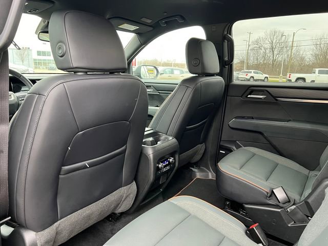 Used 2024 GMC Acadia AT4 w/ Luxury Package image 37