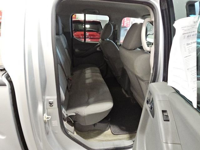 Used 2016 Nissan Frontier SV image 21