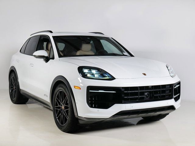 New 2026 Porsche Cayenne GTS image 7
