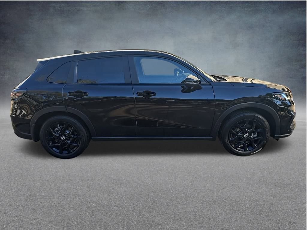 Used 2025 Honda HR-V Sport image 4