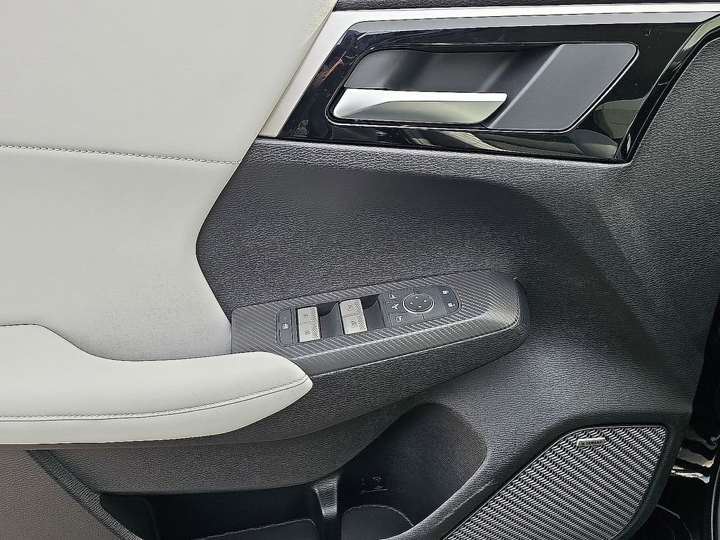 New 2026 Mitsubishi Outlander SE image 11