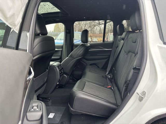 New 2026 Jeep Grand Cherokee Laredo image 7