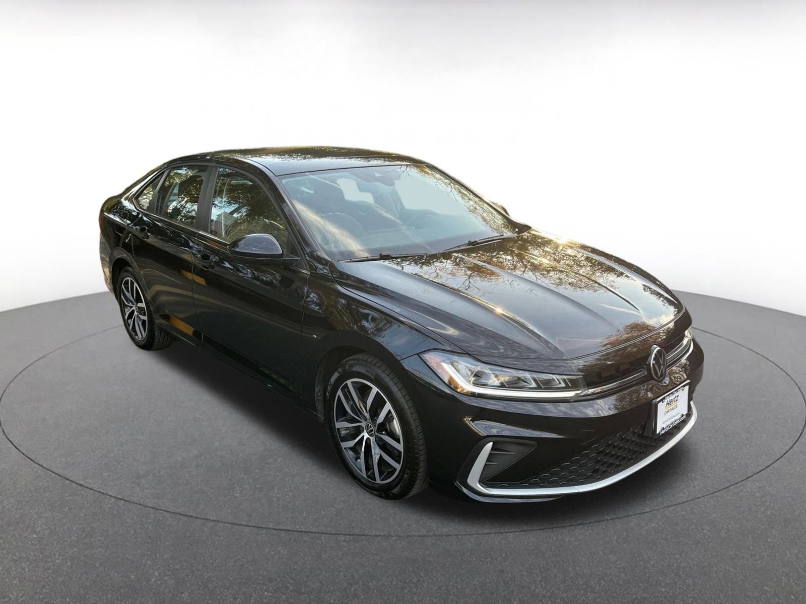 Used 2025 Volkswagen Jetta SE image 1