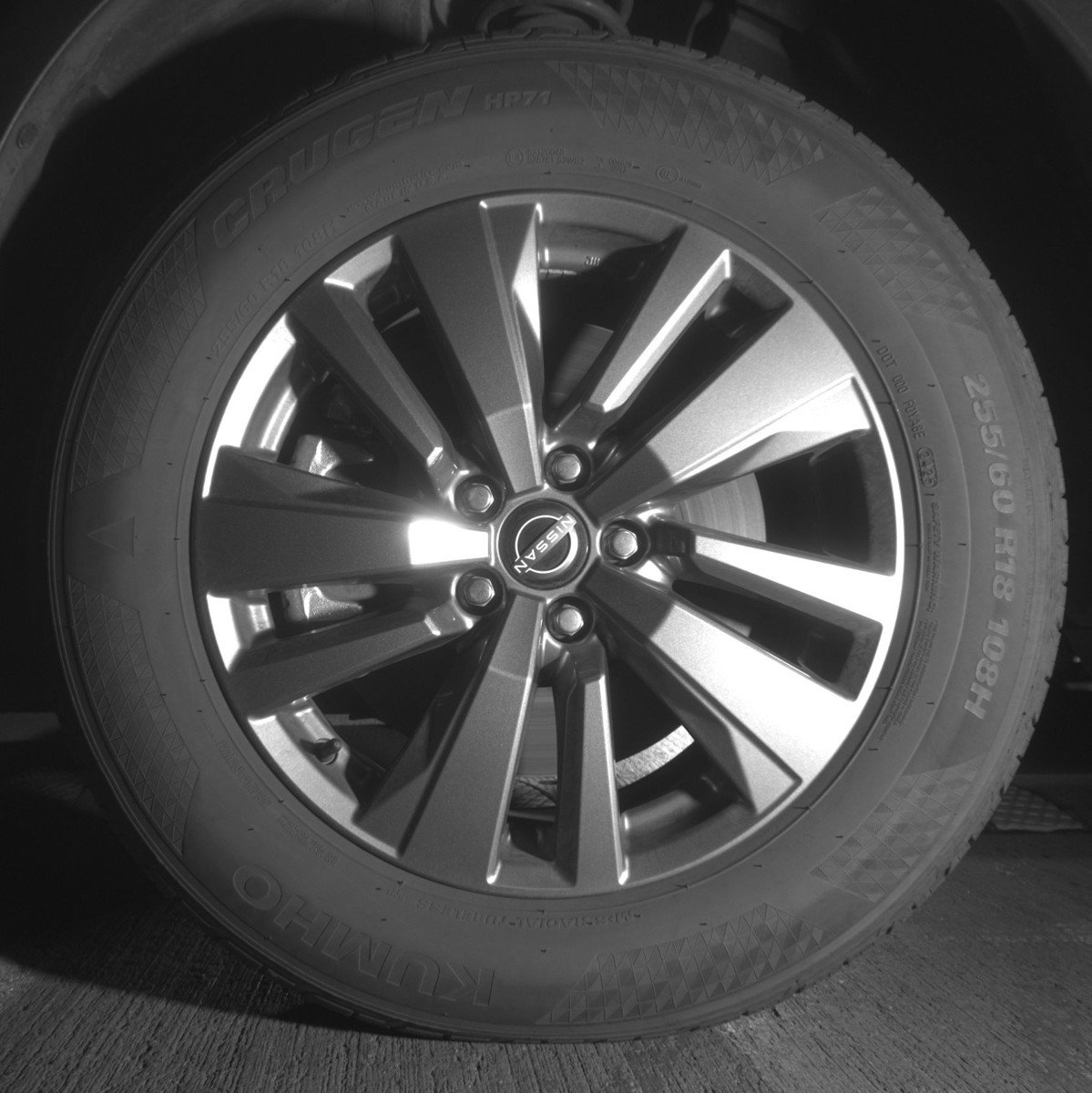 Used 2025 Nissan Pathfinder SV image 12