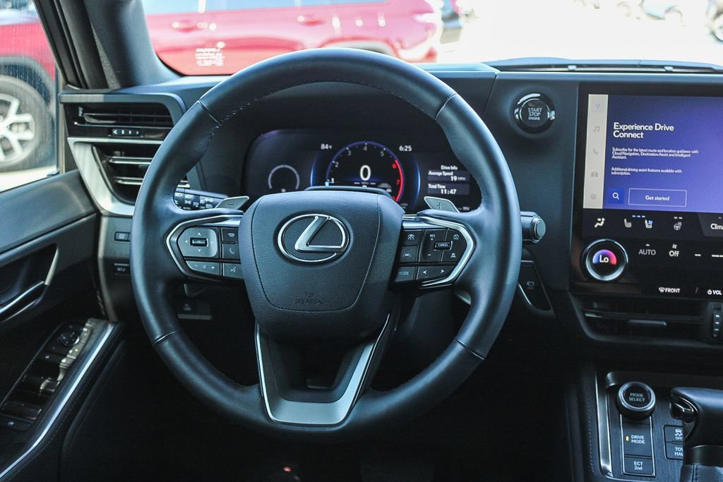 Used 2025 Lexus GX 550 w/ Cold Area Package AWD/4WD image 16
