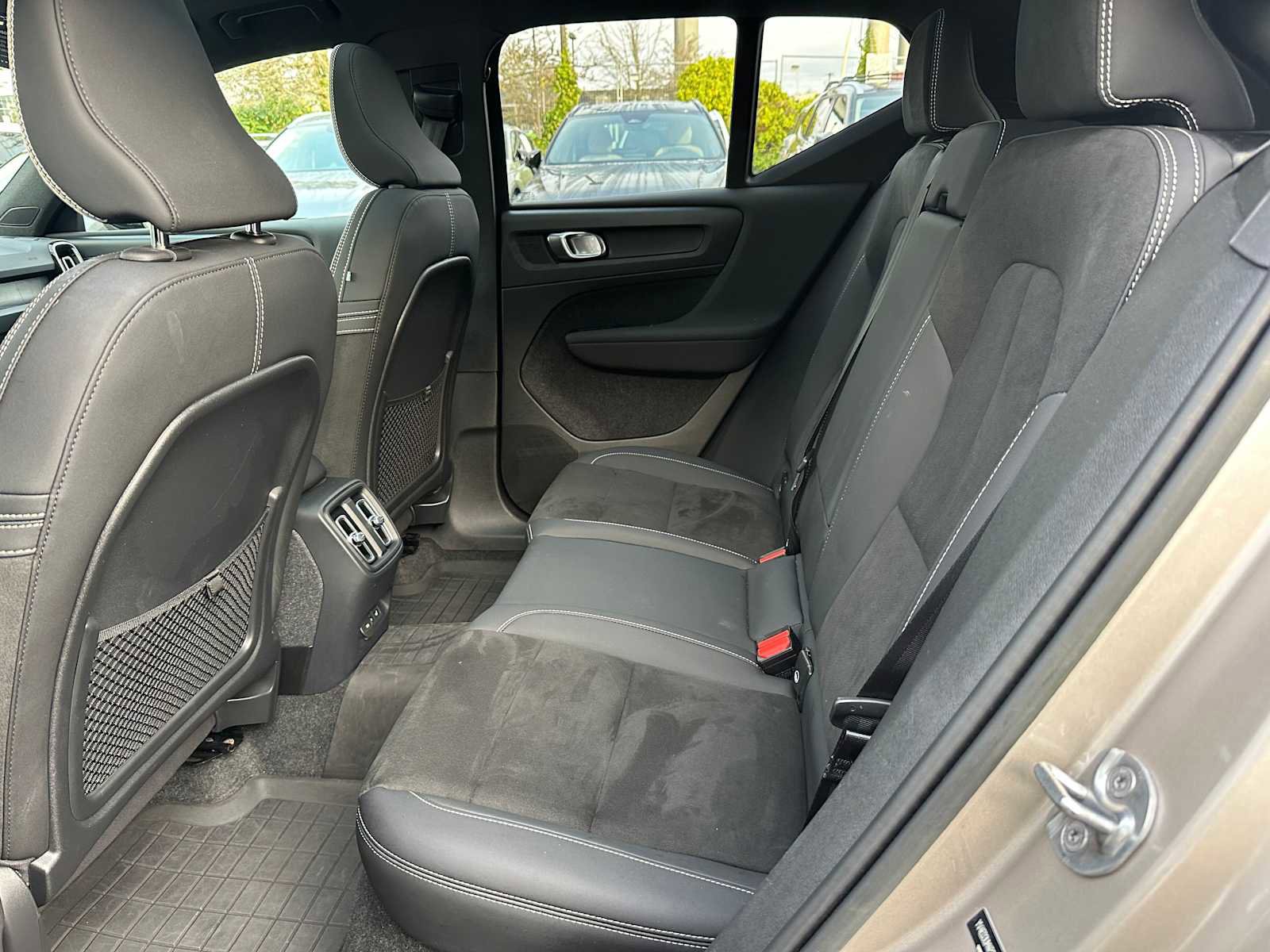 Certified 2023 Volvo XC40 Recharge Ultimate w/ Protection Package Premier image 15