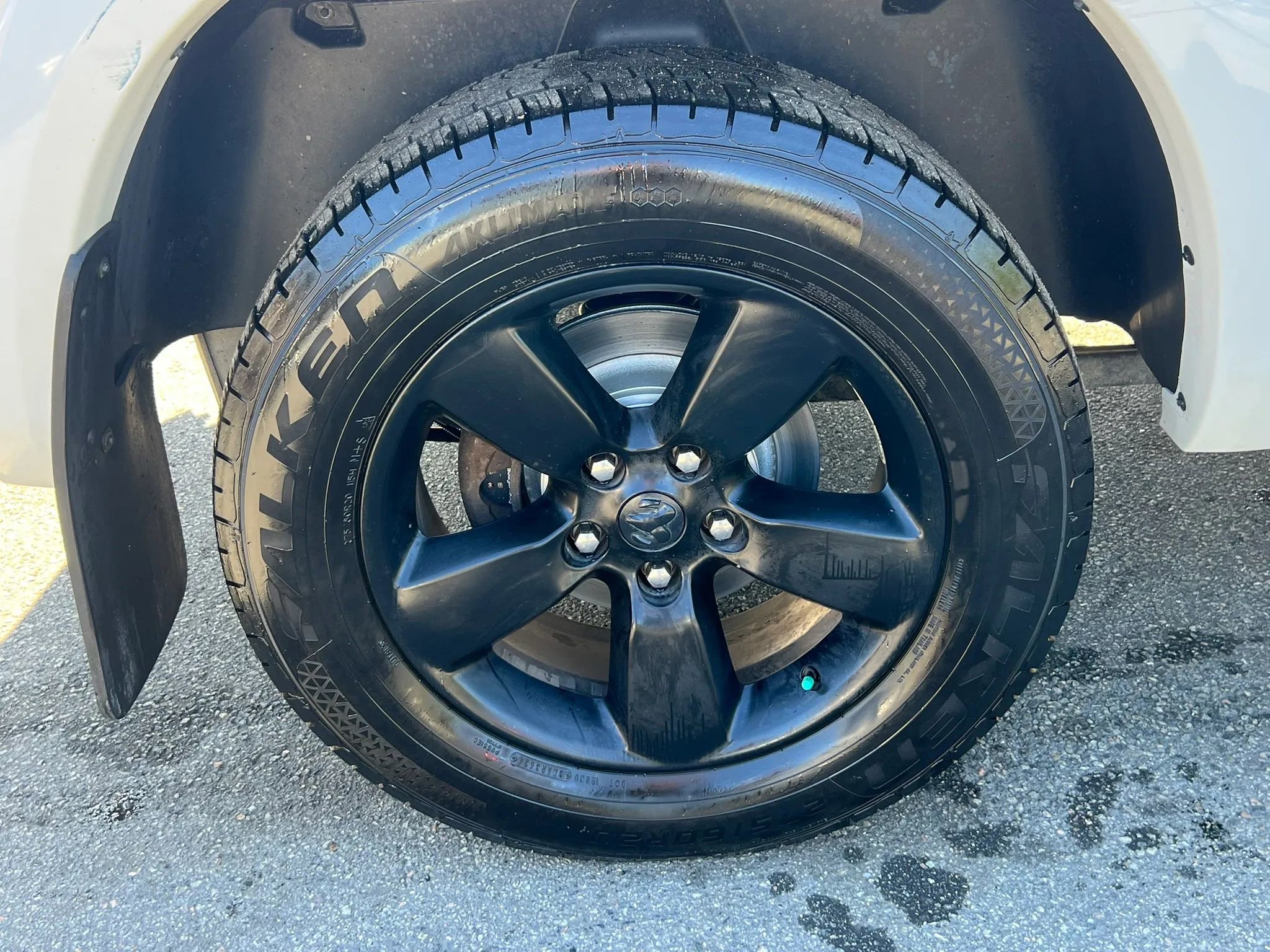 Used 2018 RAM 1500 SLT AWD/4WD image 10