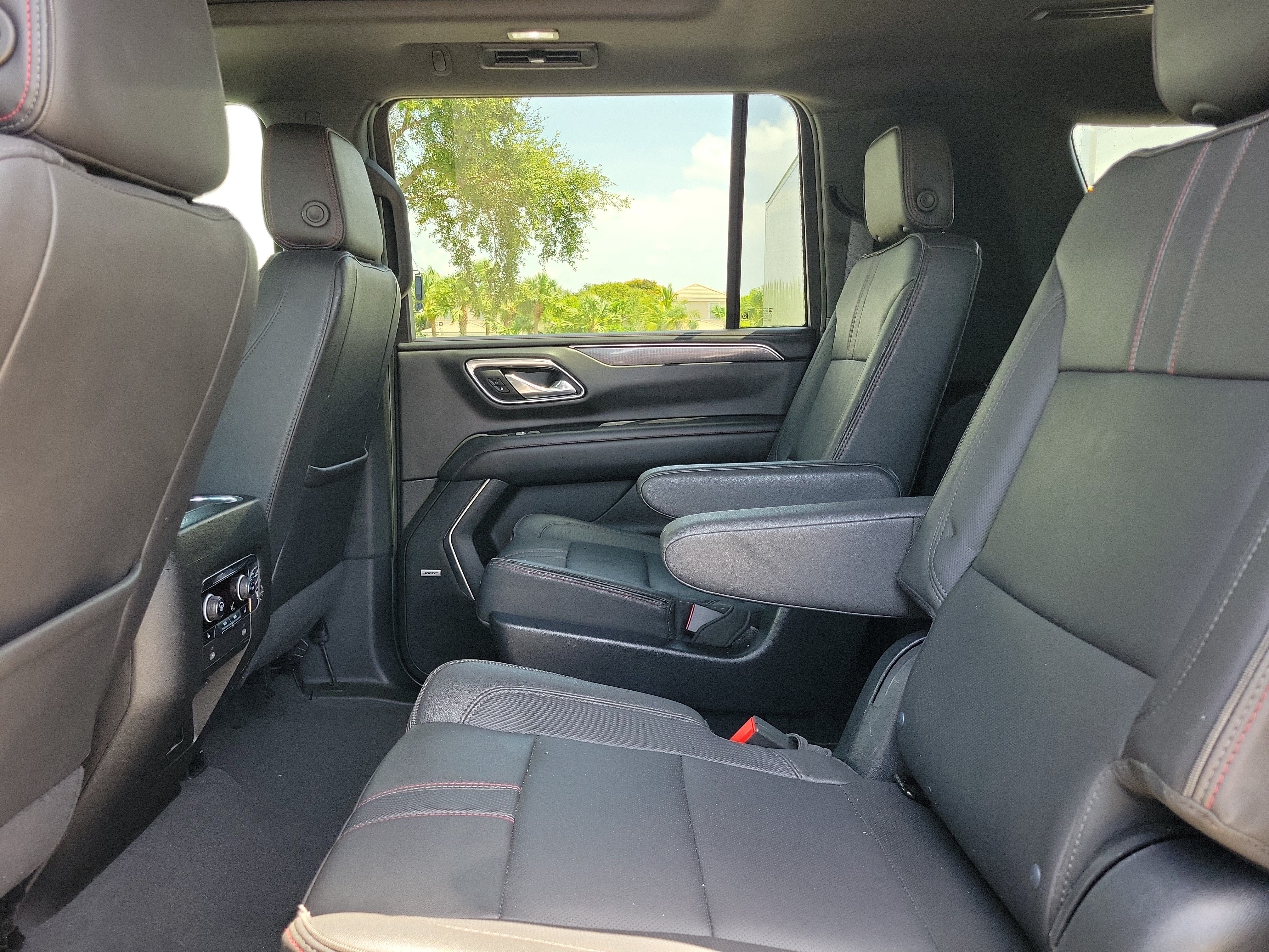 Used 2023 Chevrolet Suburban RST w/ Luxury Package RWD image 16