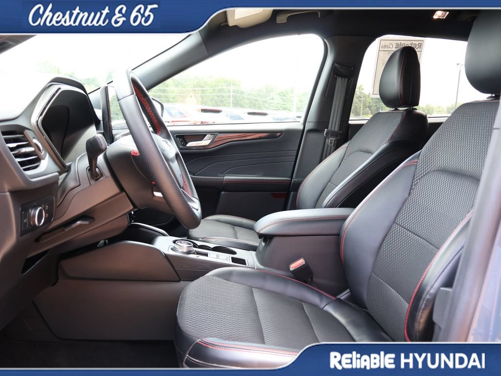 Used 2024 Ford Escape ST-Line w/ Tech Pack #1 FWD image 24