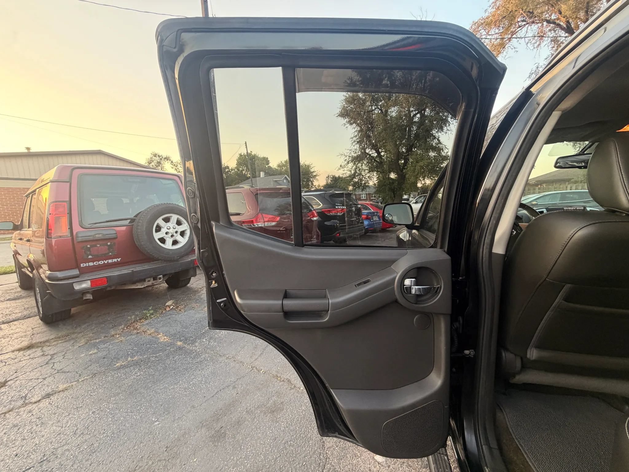 Used 2013 Nissan Xterra PRO-4X w/ Pro-4x Leather Pkg AWD/4WD image 15