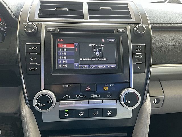 Used 2014 Toyota Camry LE image 19