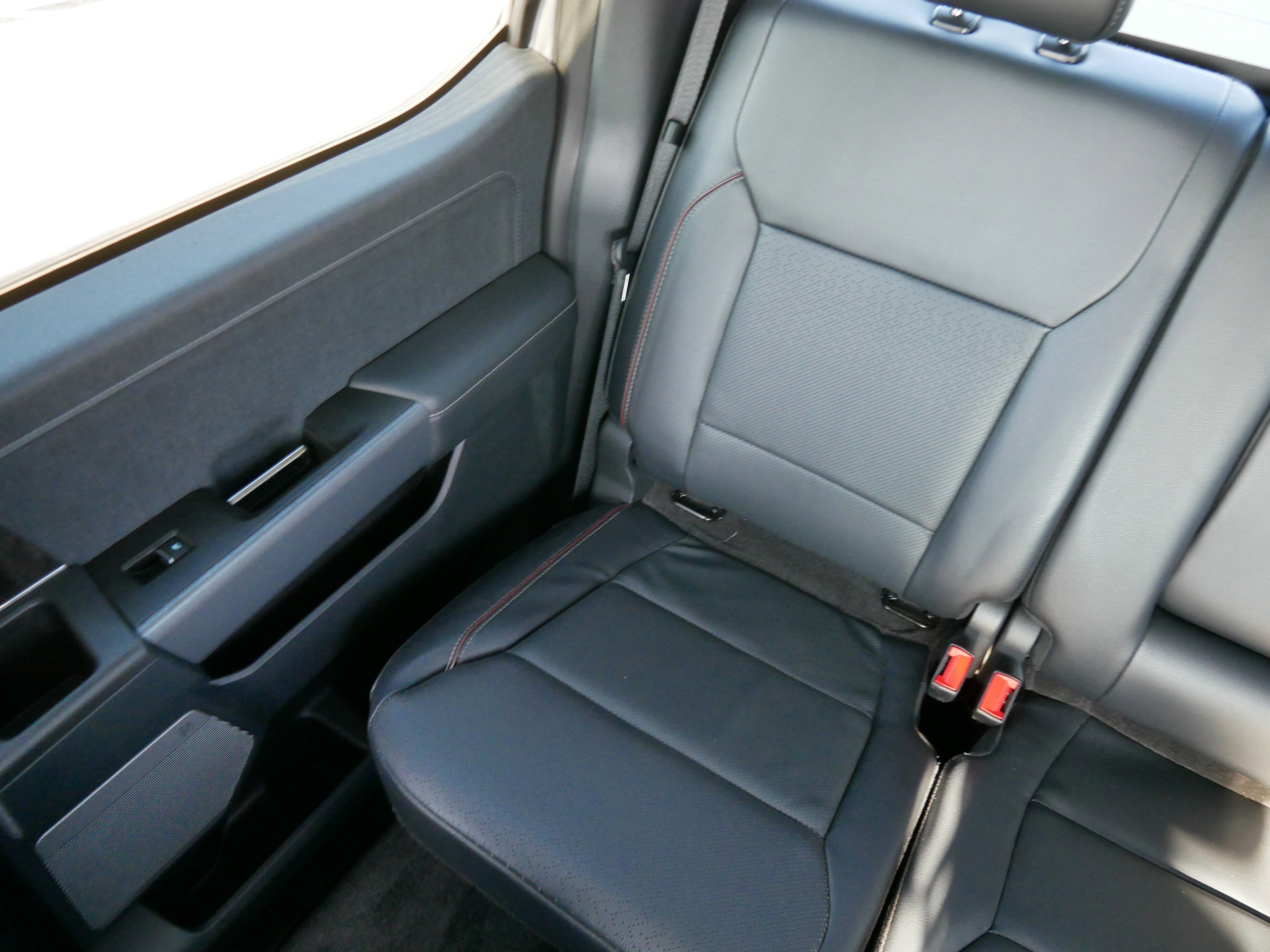 Used 2022 Ford F150 Lariat w/ Equipment Group 501A Mid image 12