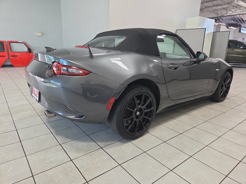Used 2021 MAZDA MX-5 Miata Grand Touring RWD image 11