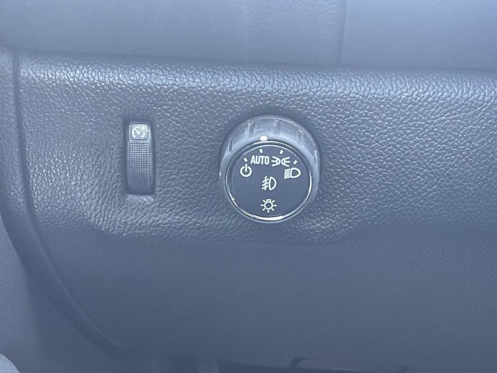 Used 2022 Chevrolet Colorado LT w/ LT Convenience Package image 27