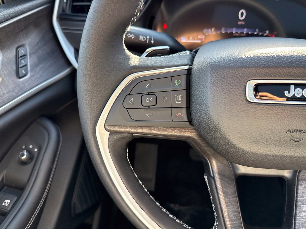 New 2027 Jeep Grand Cherokee Limited AWD/4WD image 34