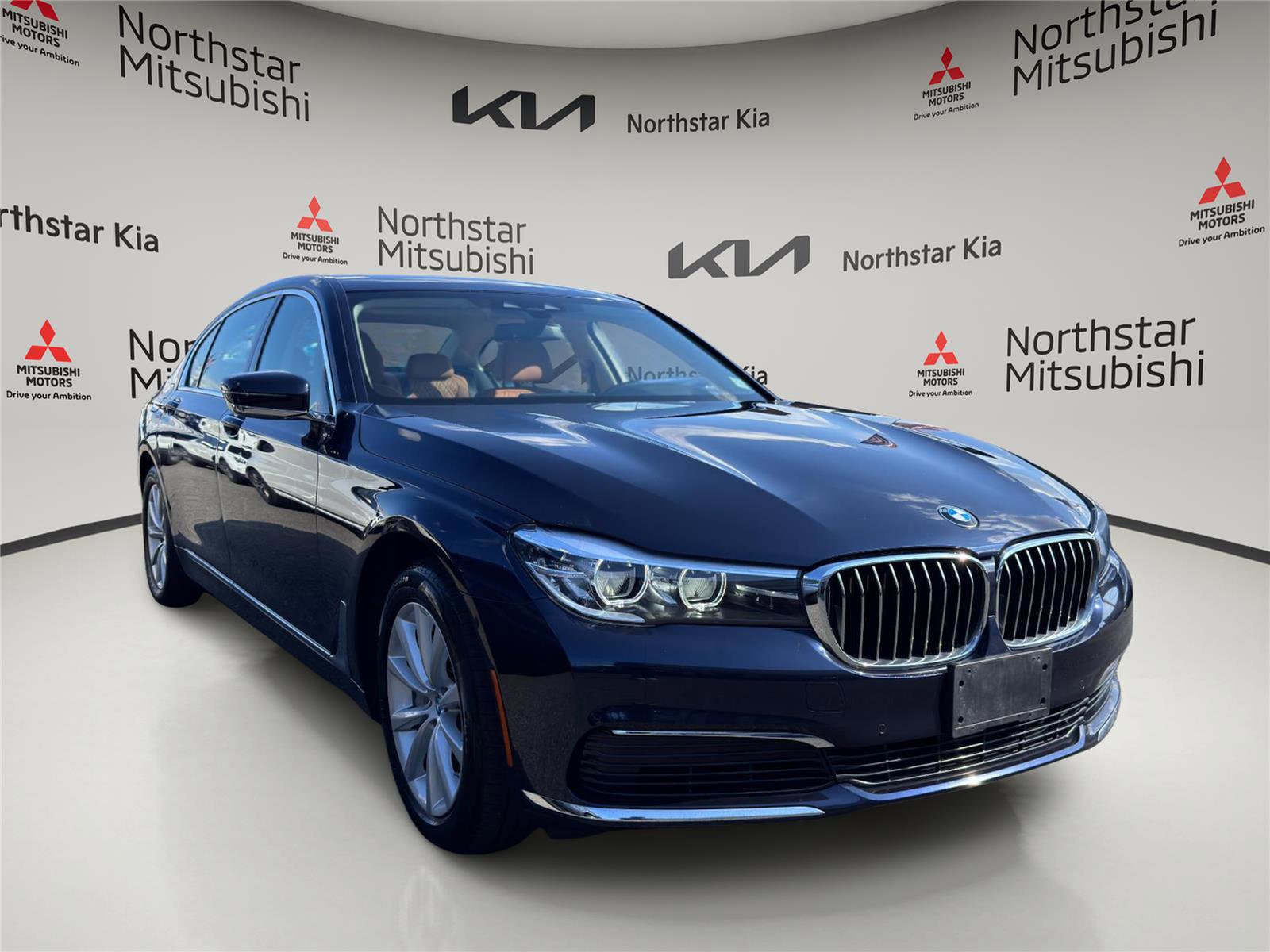 Used 2019 BMW 740i xDrive w/ Executive Package image 5