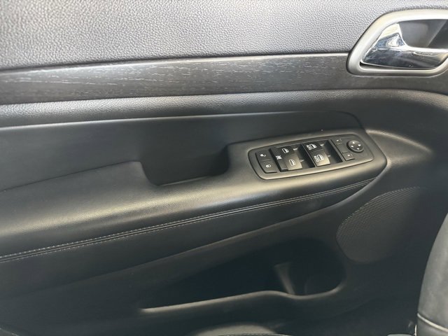 Used 2017 Jeep Grand Cherokee Altitude image 30