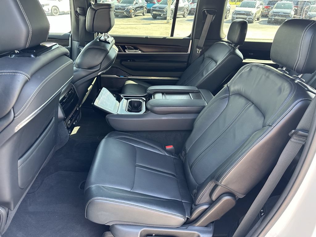 Used 2023 Jeep Grand Wagoneer 4WD image 19