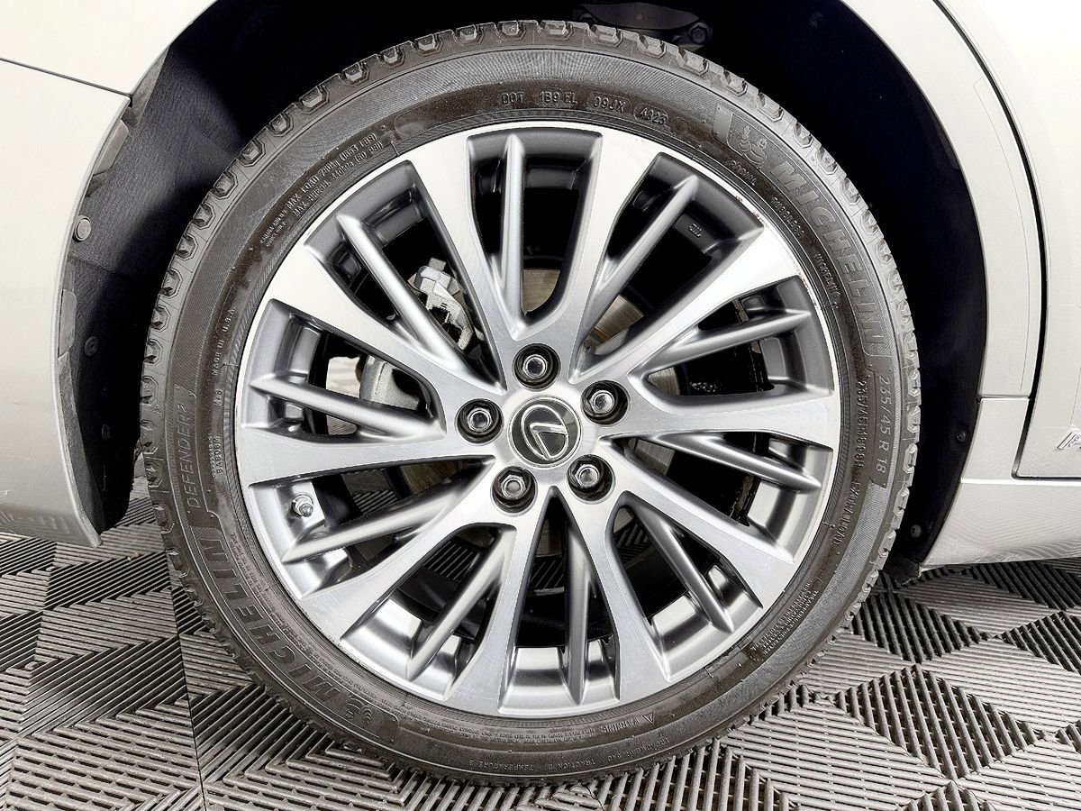 Used 2019 Lexus ES 300h w/ Premium Package FWD image 27