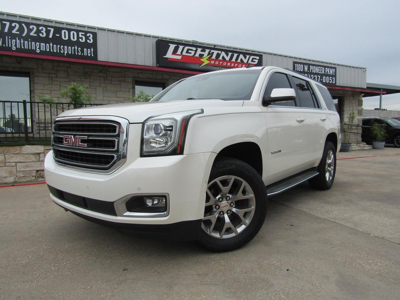 Used 2015 GMC Yukon SLT w/ HD Trailering Package RWD image 1