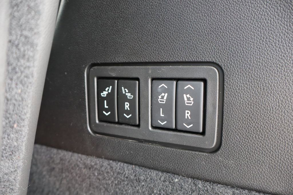 Used 2024 Cadillac XT6 Sport w/ LPO, Floor Liner Package AWD/4WD image 39