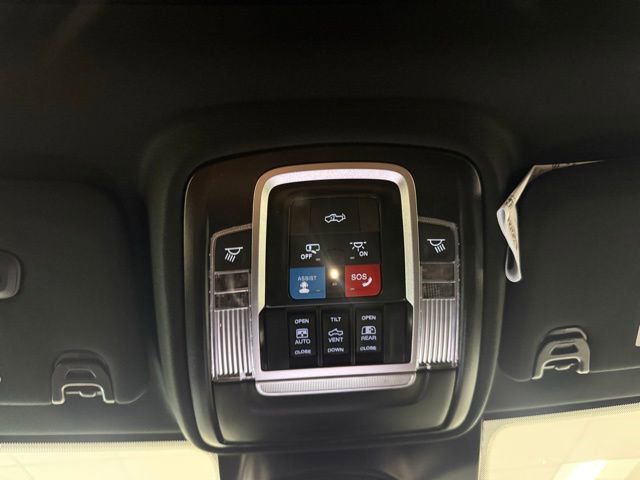 New 2026 RAM 2500 Laramie AWD/4WD image 16